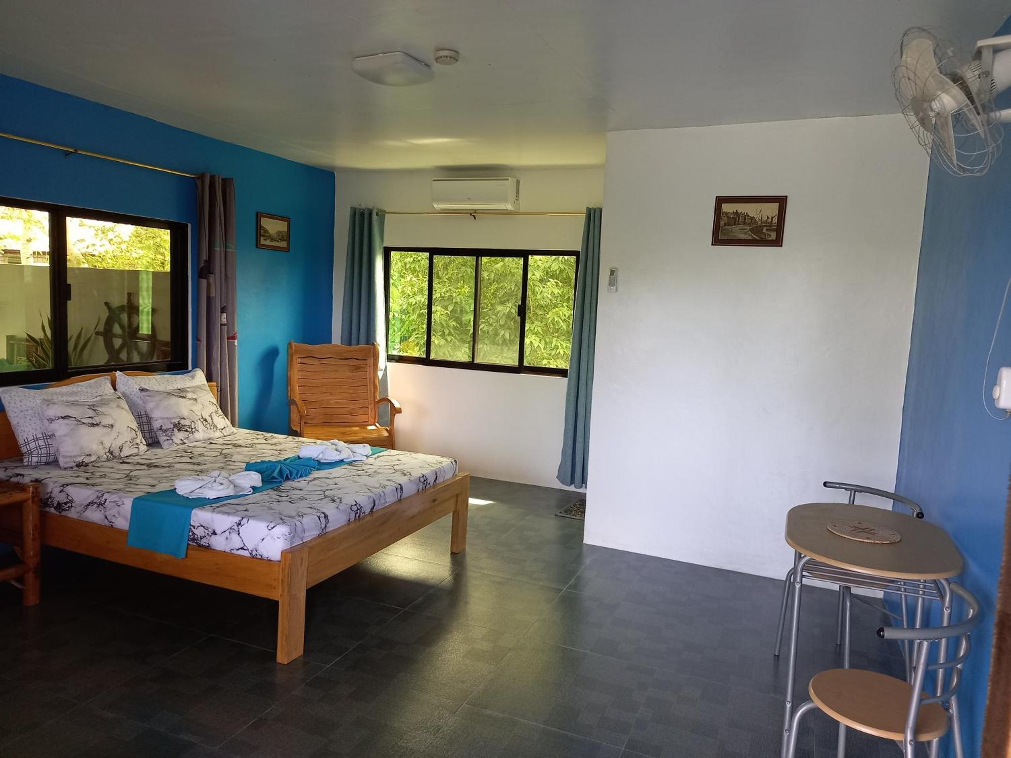 Happy Bear Moalboal Budget Rooms Екстер'єр фото