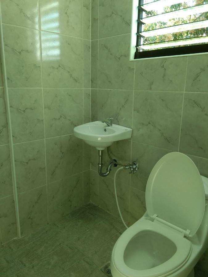Happy Bear Moalboal Budget Rooms Екстер'єр фото